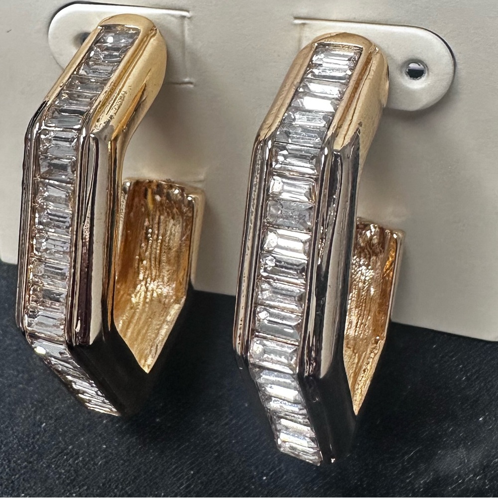 Elegant Gold Geometric Earrings